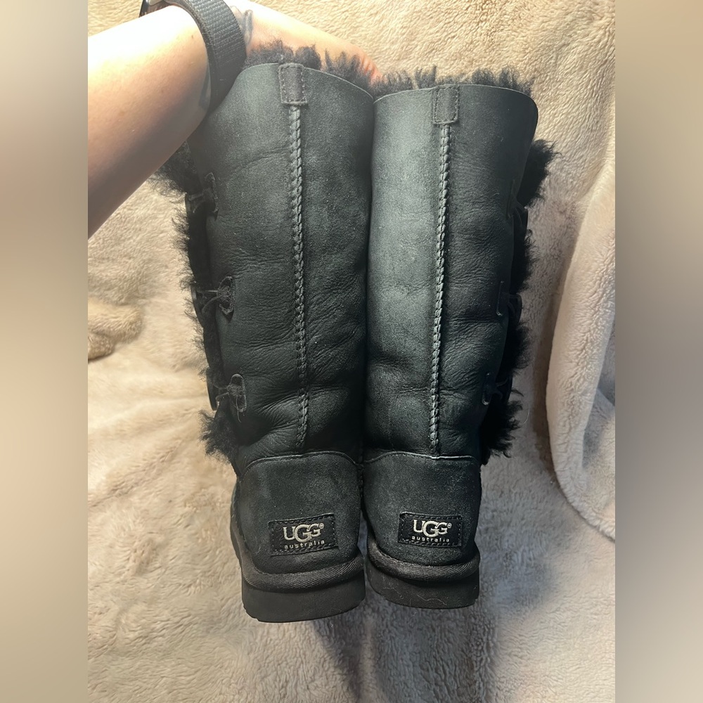 Ugg Womens Black Size 6 Bailey Button - Picture 5 of 7
